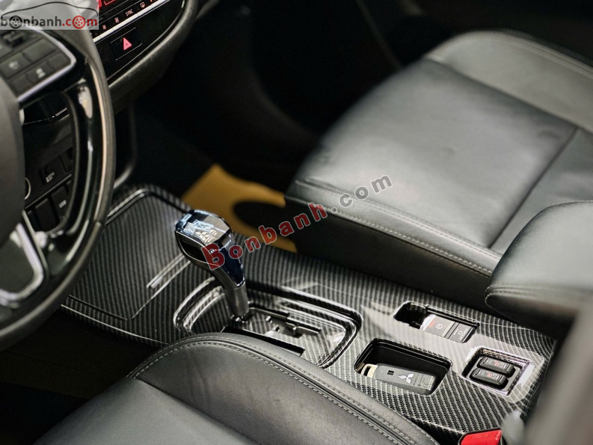 Bán ô tô Mitsubishi Outlander 2.0 CVT Premium - 2020 - xe cũ