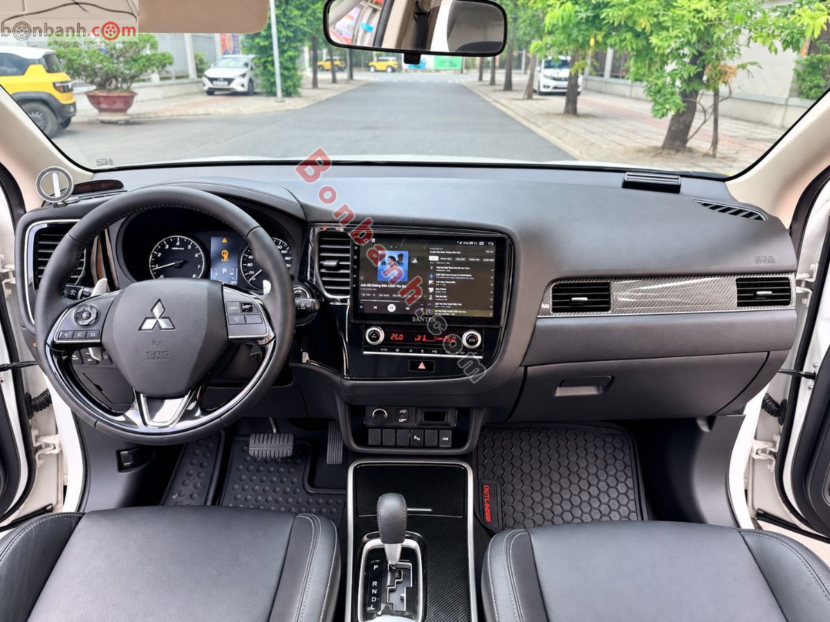 Bán ô tô Mitsubishi Outlander Premium 2.0 CVT - 2021 - xe cũ