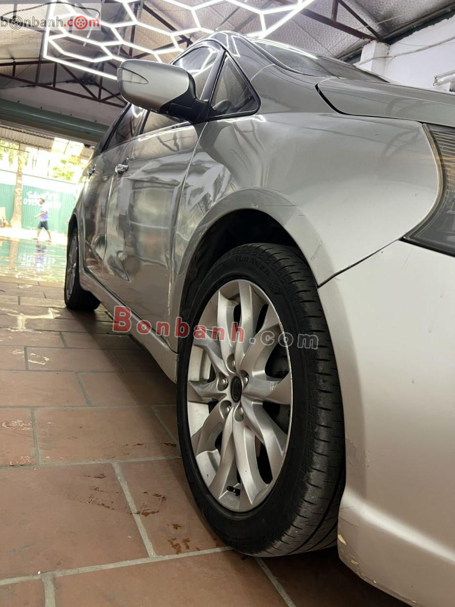 Bán ô tô Mitsubishi Grandis 2.4 AT - 2005 - xe cũ