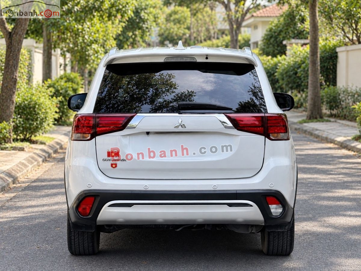 Bán ô tô Mitsubishi Outlander Premium 2.0 CVT - 2024 - xe cũ