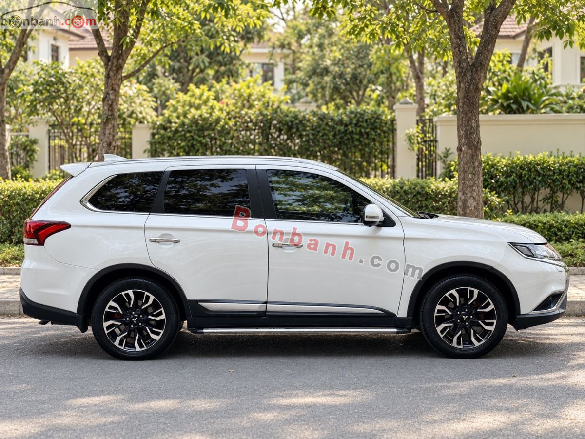 Bán ô tô Mitsubishi Outlander Premium 2.0 CVT - 2024 - xe cũ