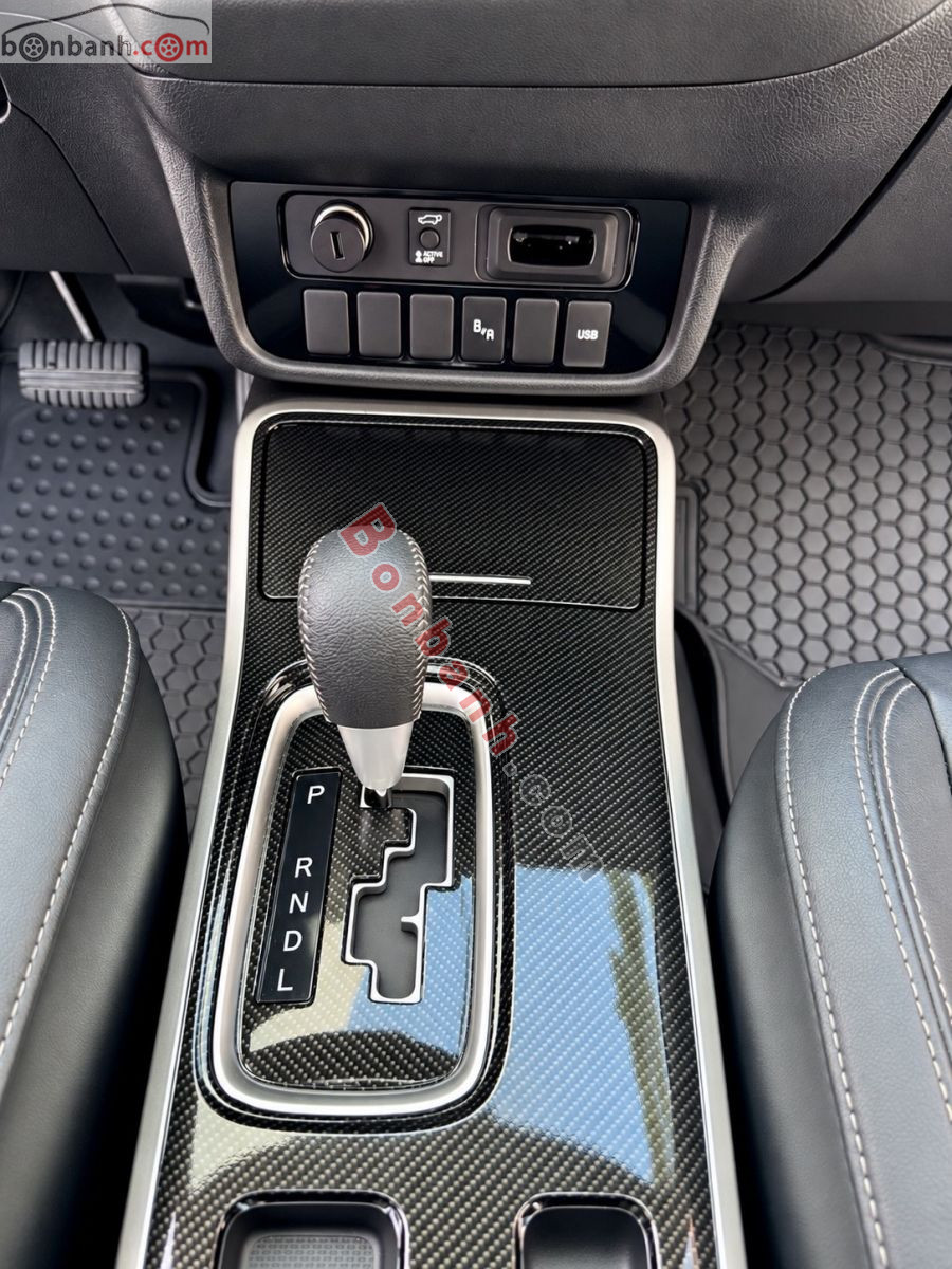 Bán ô tô Mitsubishi Outlander Premium 2.0 CVT - 2024 - xe cũ