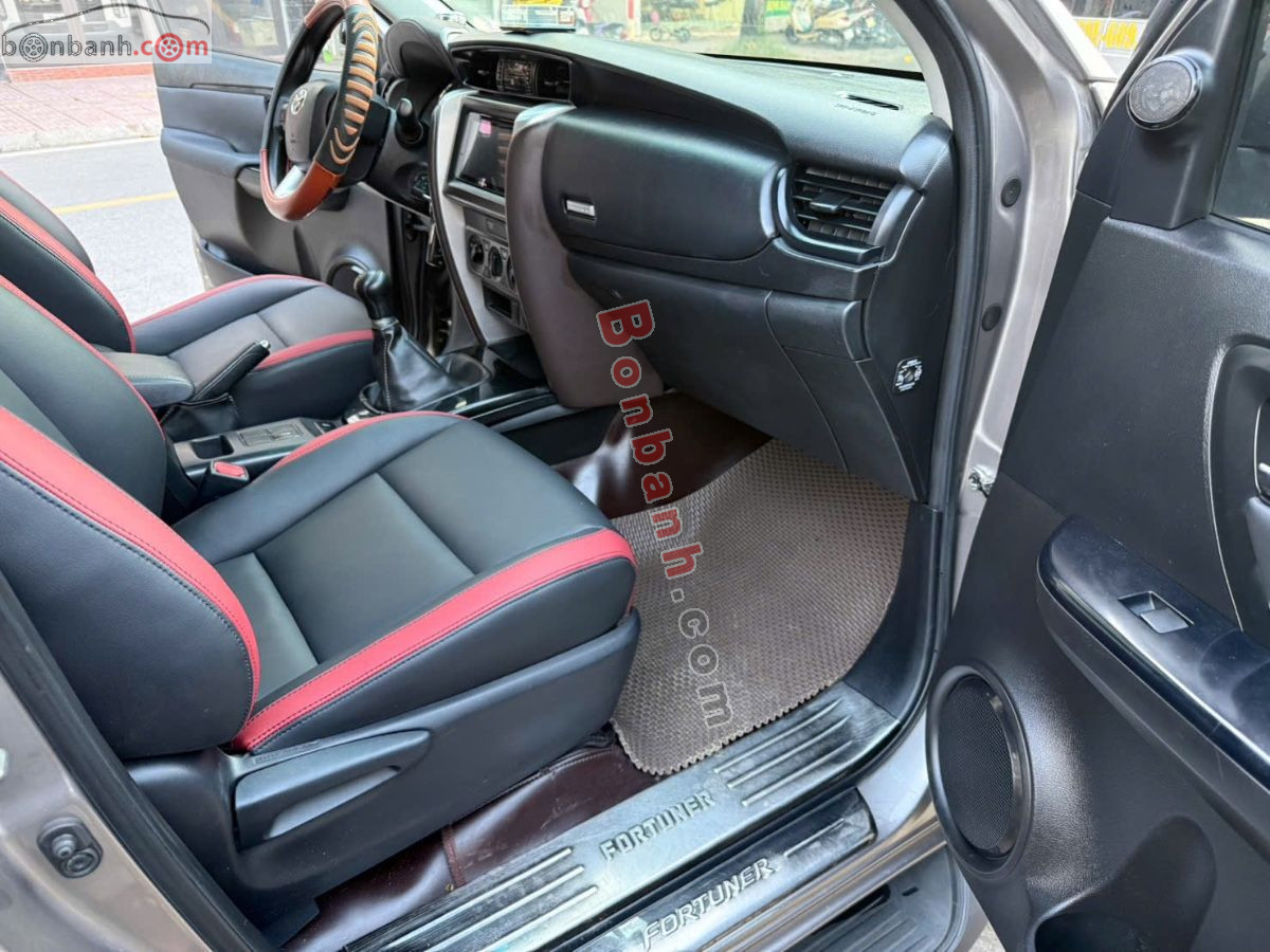 Bán ô tô Toyota Fortuner 2.4G 4x2 MT - 2019 - xe cũ