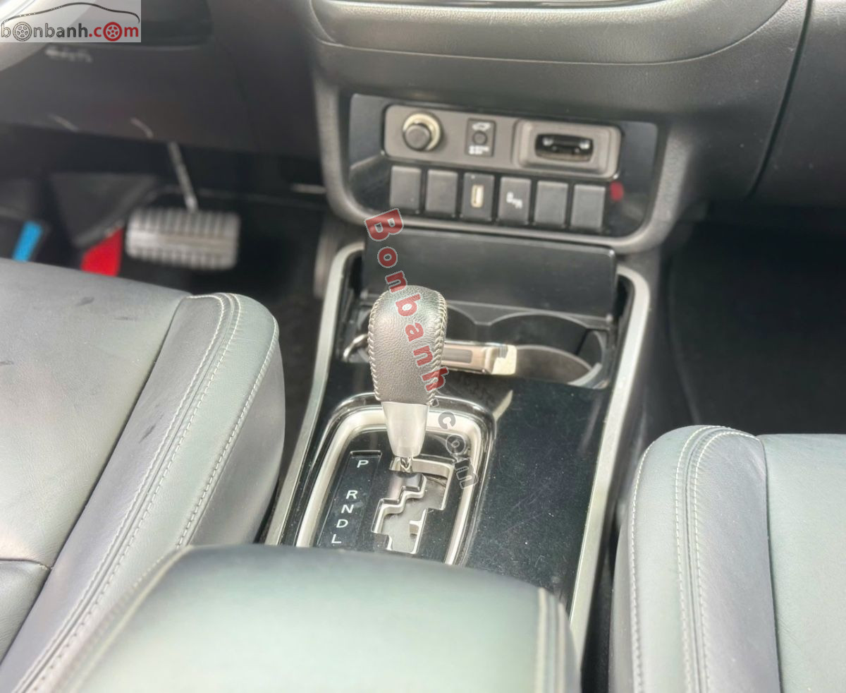 Bán ô tô Mitsubishi Outlander 2.0 CVT Premium - 2020 - xe cũ