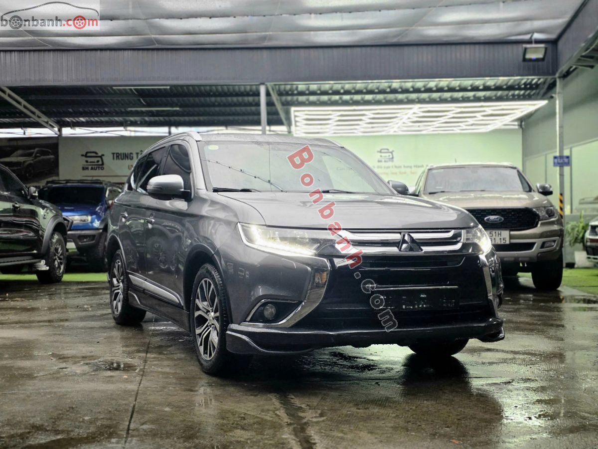 Bán ô tô Mitsubishi Outlander 2.0 CVT Premium - 2018 - xe cũ