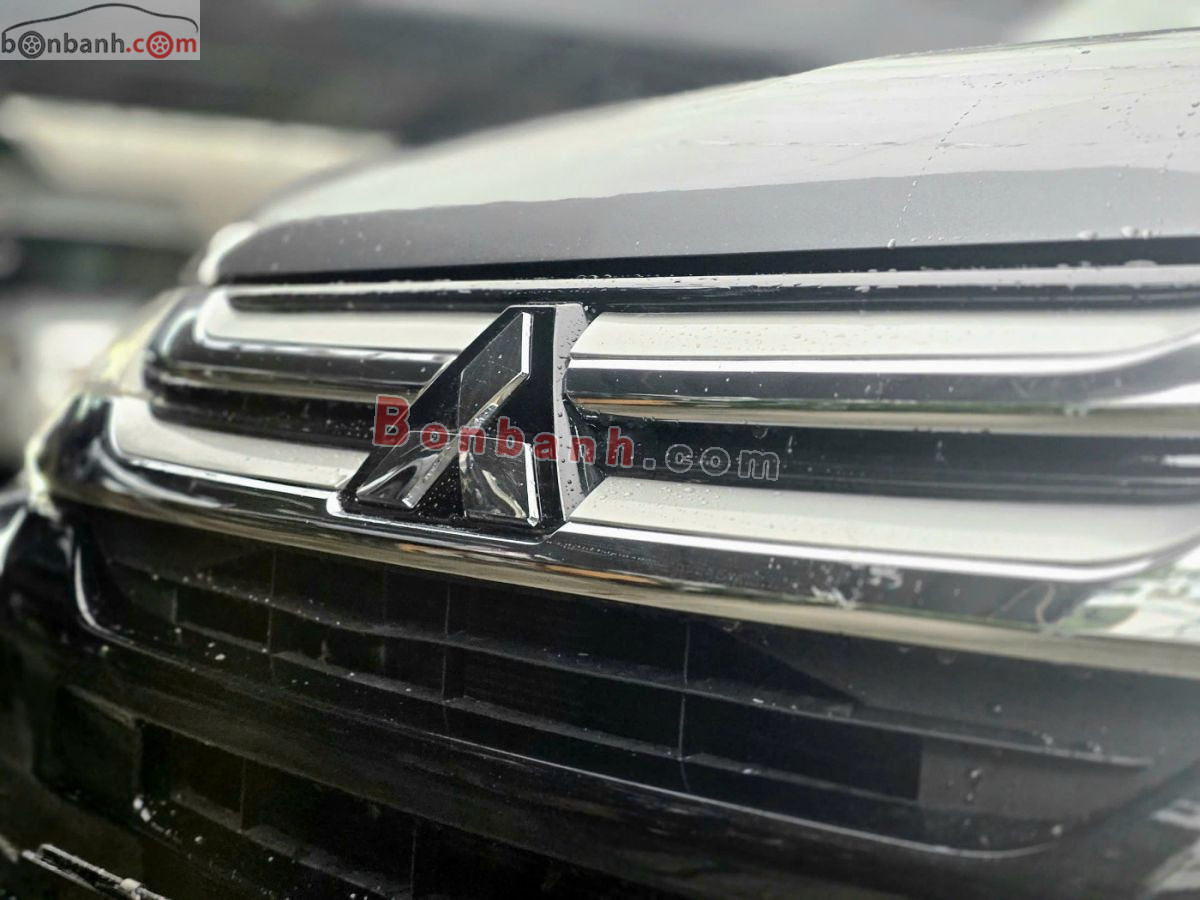 Bán ô tô Mitsubishi Outlander 2.0 CVT Premium - 2018 - xe cũ