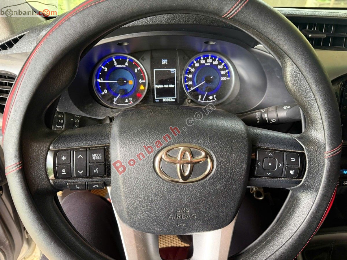 Bán ô tô Toyota Hilux 2.8G 4x4 AT - 2018 - xe cũ