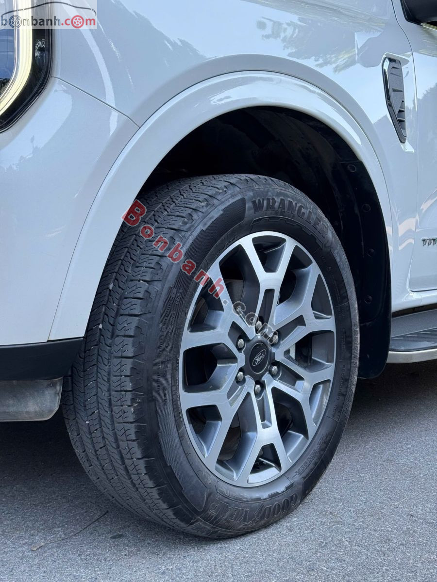 Bán ô tô Ford Everest Titanium Plus 2.0L 4x4 AT - 2025 - xe cũ