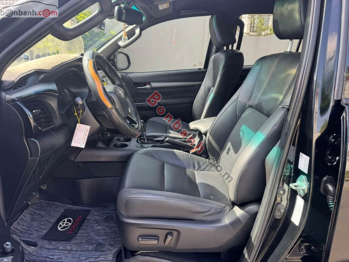 Bán ô tô Toyota Hilux 2.8L 4x4 AT - 2021 - xe cũ