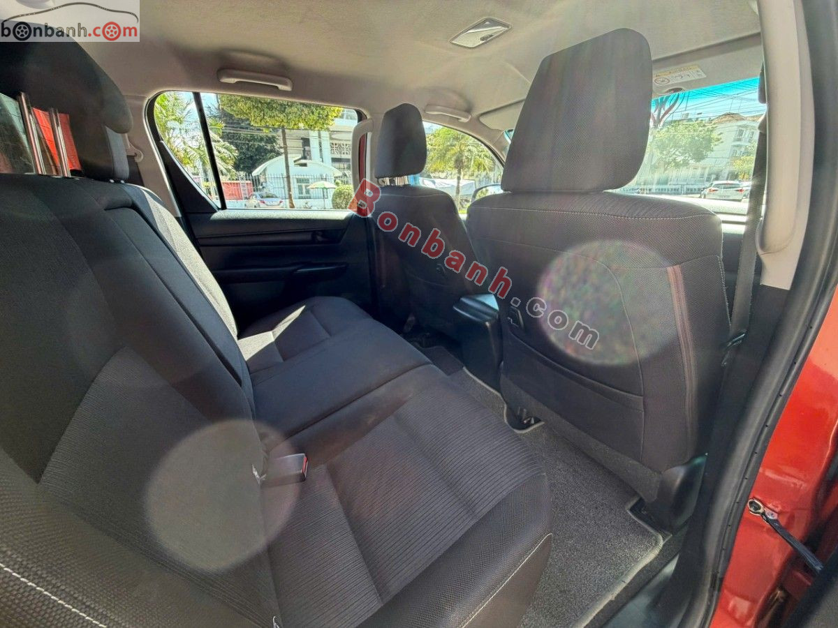 Bán ô tô Toyota Hilux 2.4L 4x2 AT - 2021 - xe cũ