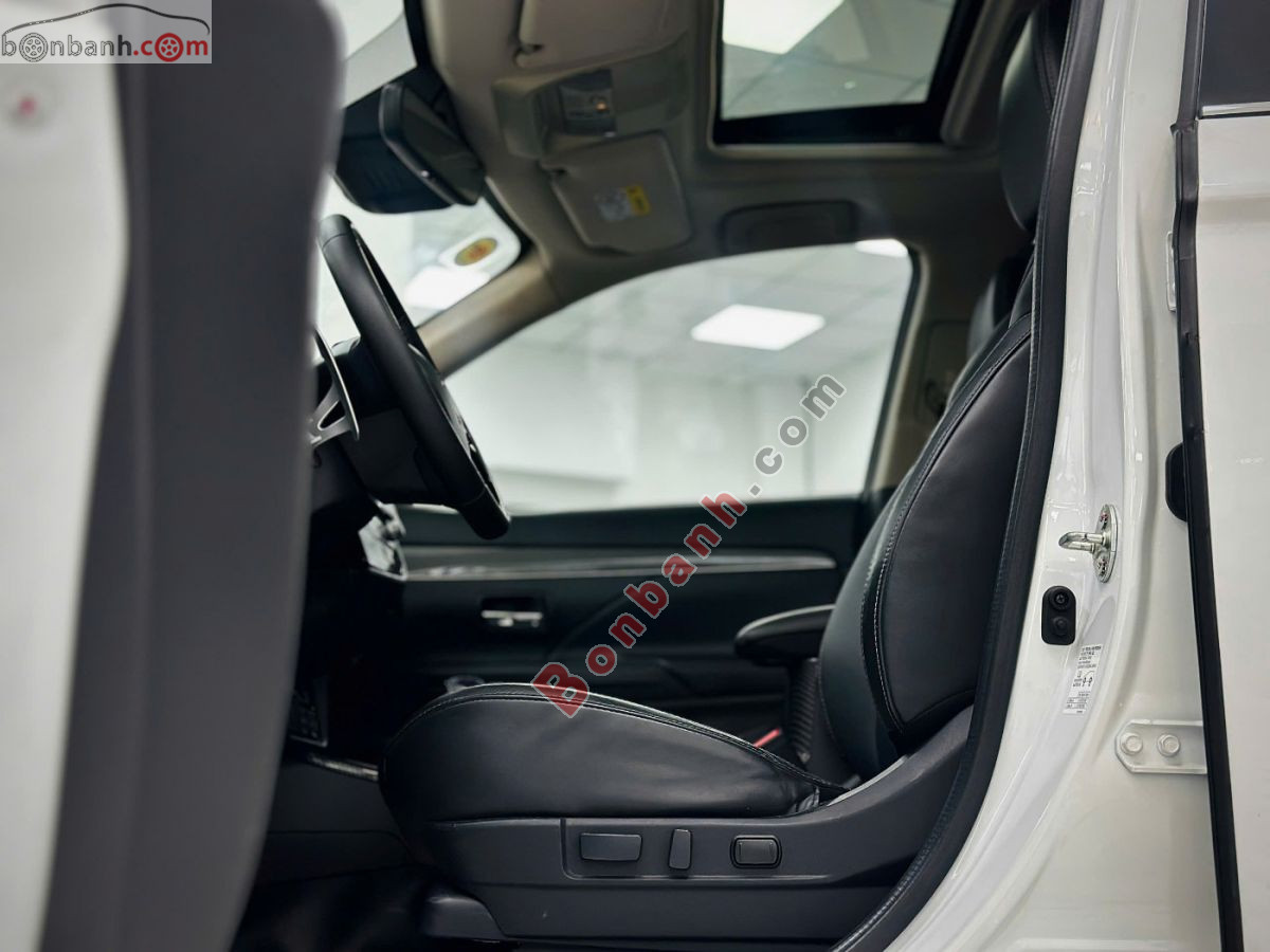 Bán ô tô Mitsubishi Outlander 2.0 CVT Premium - 2020 - xe cũ