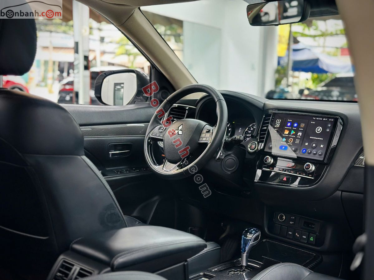 Bán ô tô Mitsubishi Outlander 2.0 CVT Premium - 2020 - xe cũ