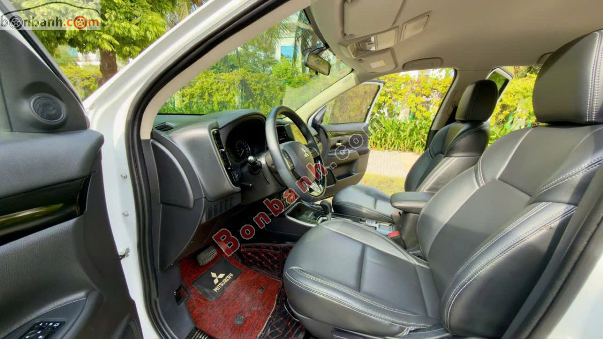 Bán ô tô Mitsubishi Outlander 2.0 CVT - 2021 - xe cũ