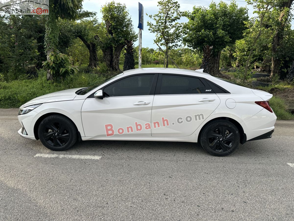 Bán ô tô Hyundai Elantra 1.6 AT Tiêu chuẩn - 2023 - xe cũ