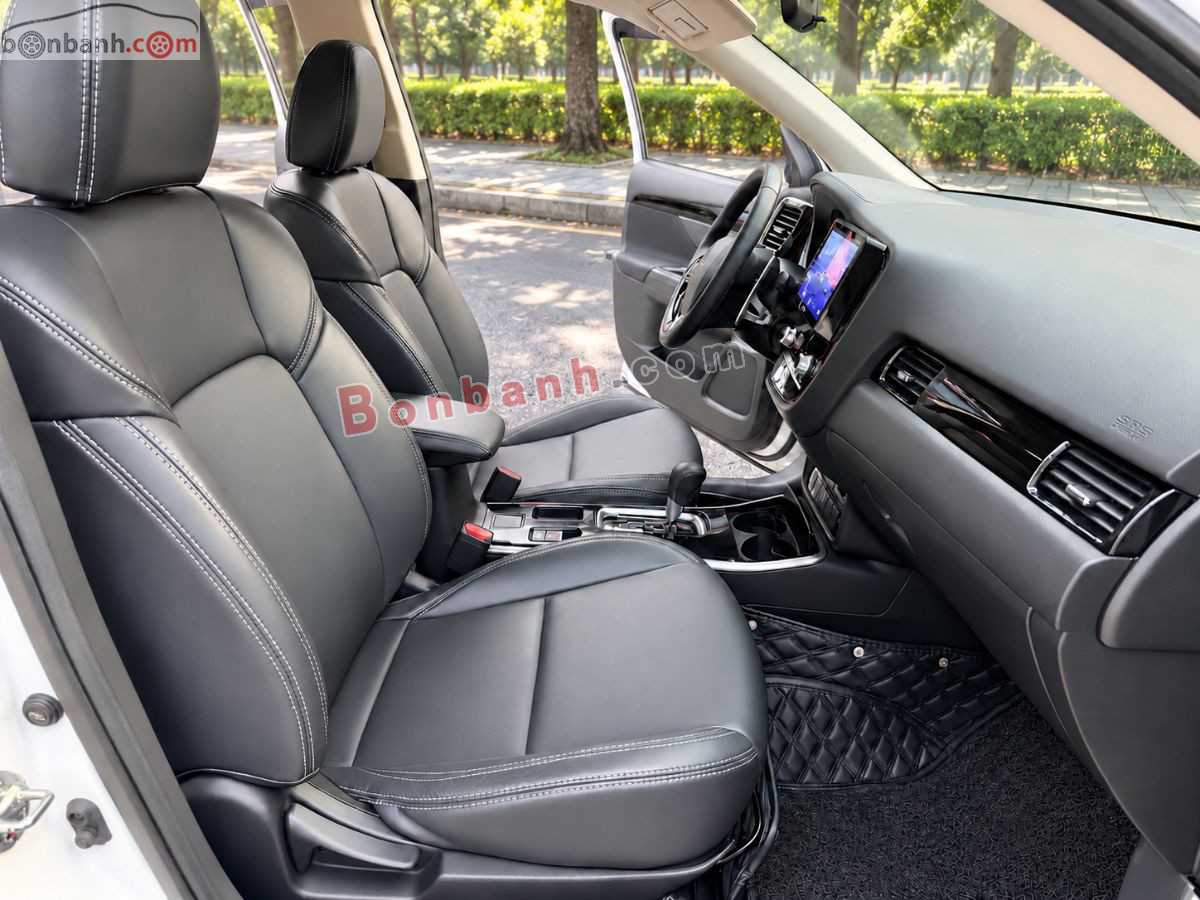 Bán ô tô Mitsubishi Outlander 2.0 CVT - 2020 - xe cũ