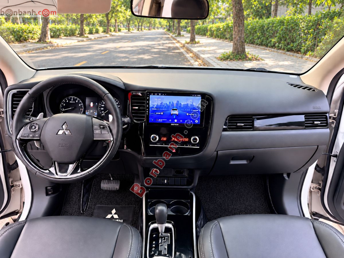 Bán ô tô Mitsubishi Outlander 2.0 CVT - 2020 - xe cũ