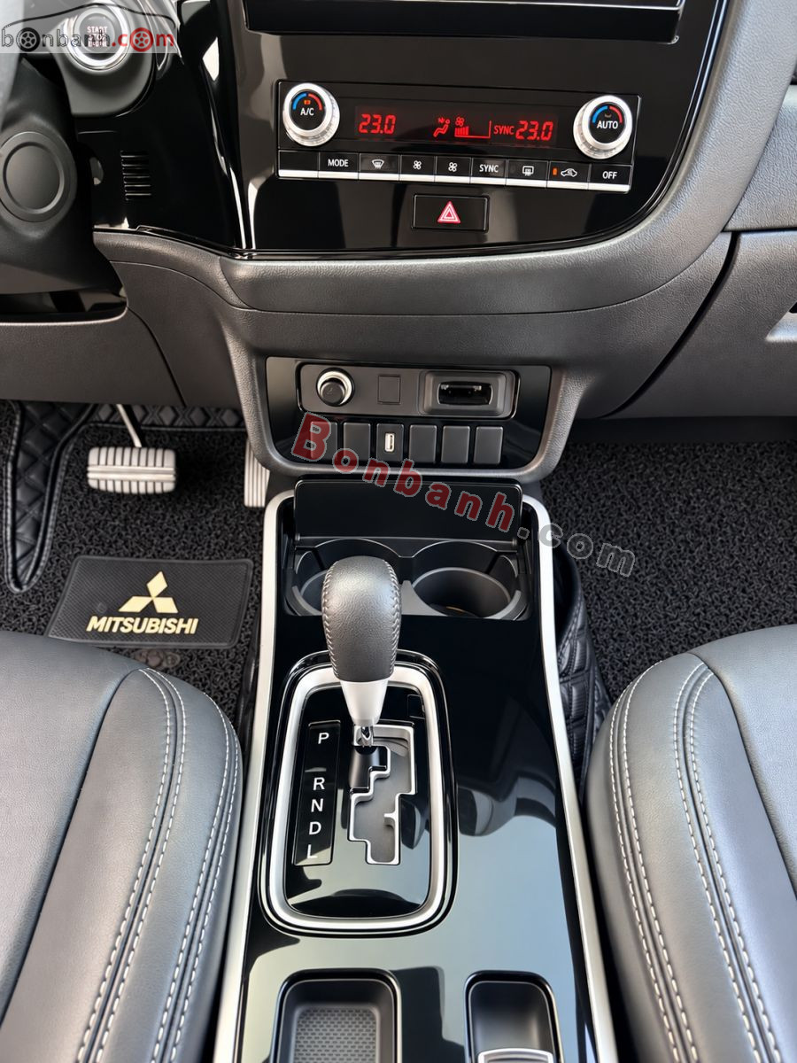 Bán ô tô Mitsubishi Outlander 2.0 CVT - 2020 - xe cũ
