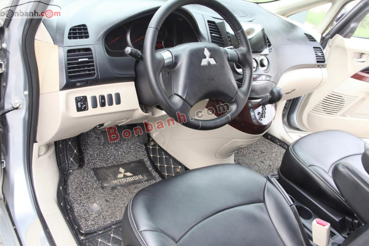 Bán ô tô Mitsubishi Grandis 2.4 AT - 2009 - xe cũ