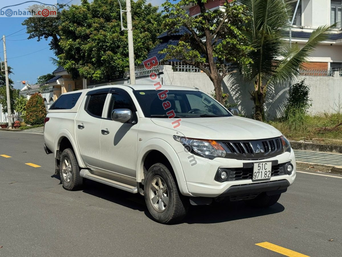Bán ô tô Mitsubishi Triton 4x2 AT - 2017 - xe cũ