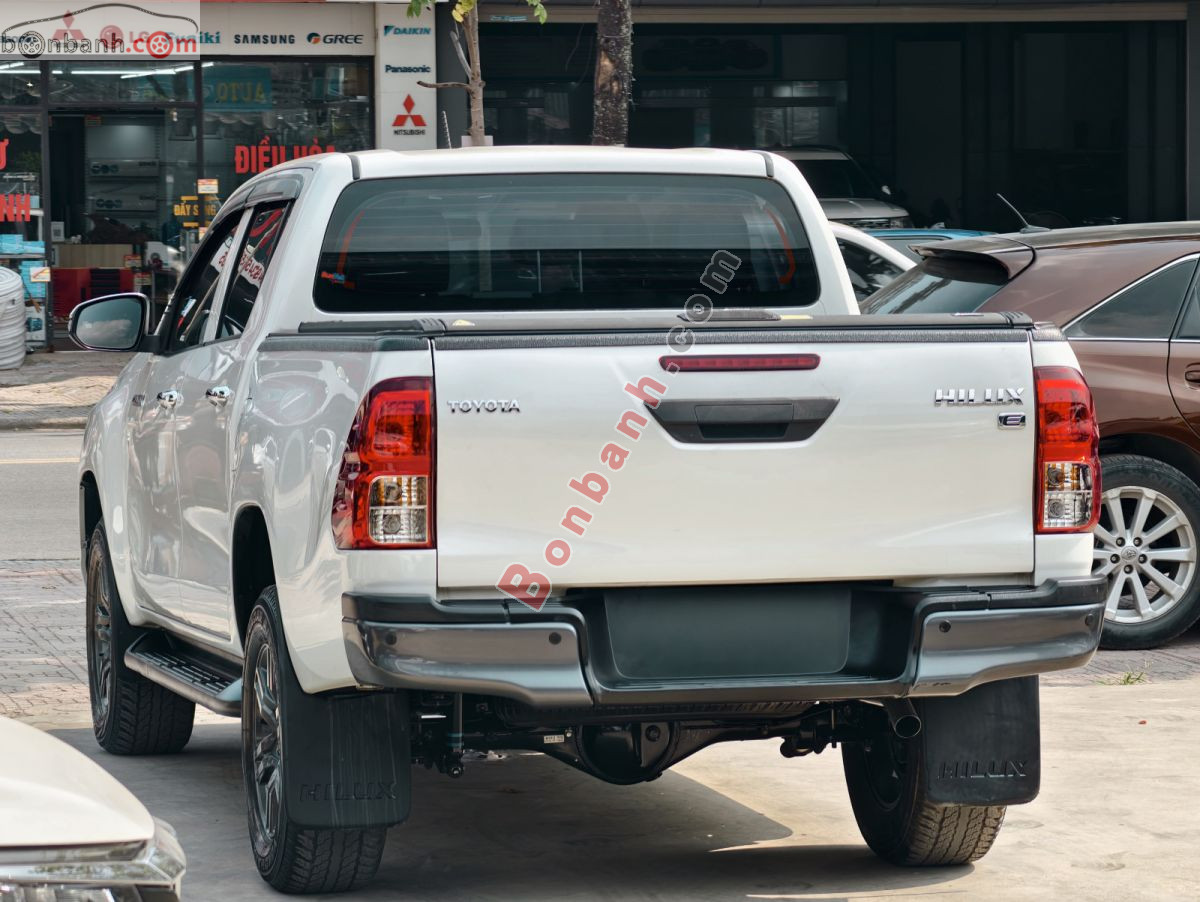 Bán ô tô Toyota Hilux 2.4L 4x2 AT - 2021 - xe cũ