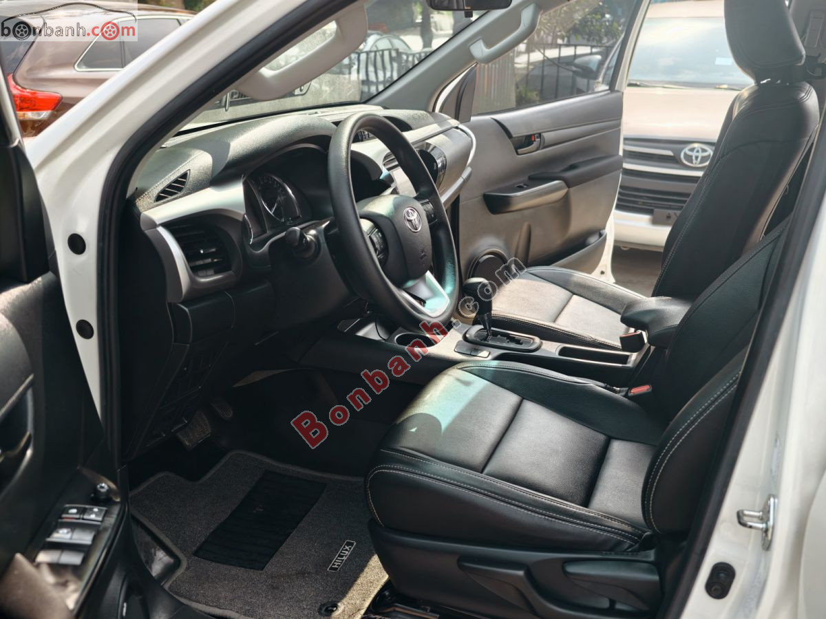Bán ô tô Toyota Hilux 2.4L 4x2 AT - 2021 - xe cũ