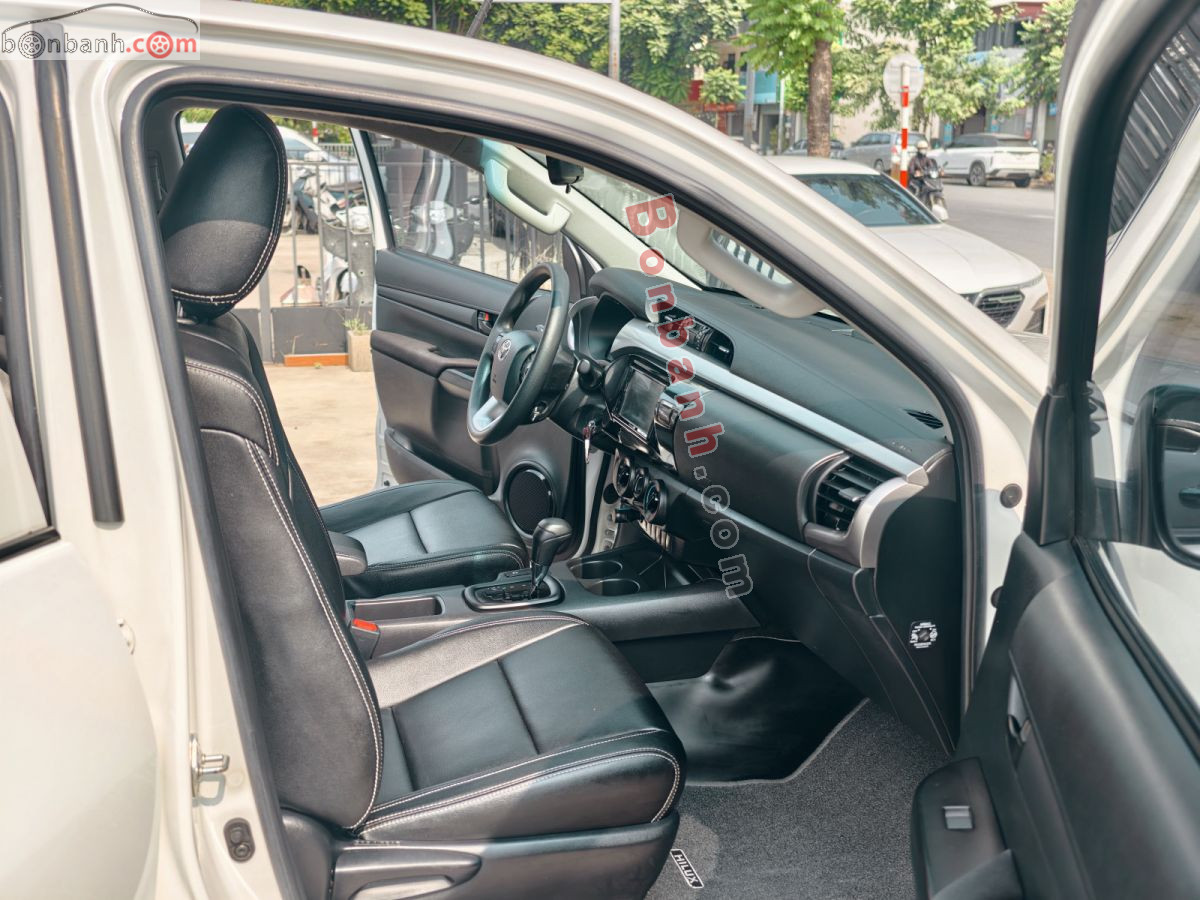 Bán ô tô Toyota Hilux 2.4L 4x2 AT - 2021 - xe cũ