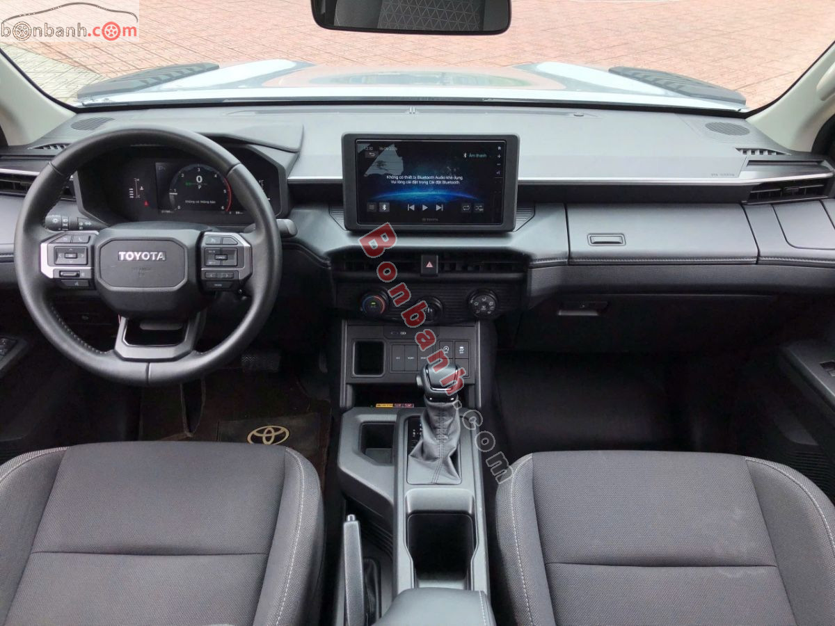 Bán ô tô Toyota Hilux Pro 2.8L 4x2 AT - 2025 - xe cũ