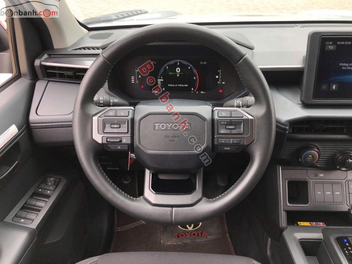 Bán ô tô Toyota Hilux Pro 2.8L 4x2 AT - 2025 - xe cũ