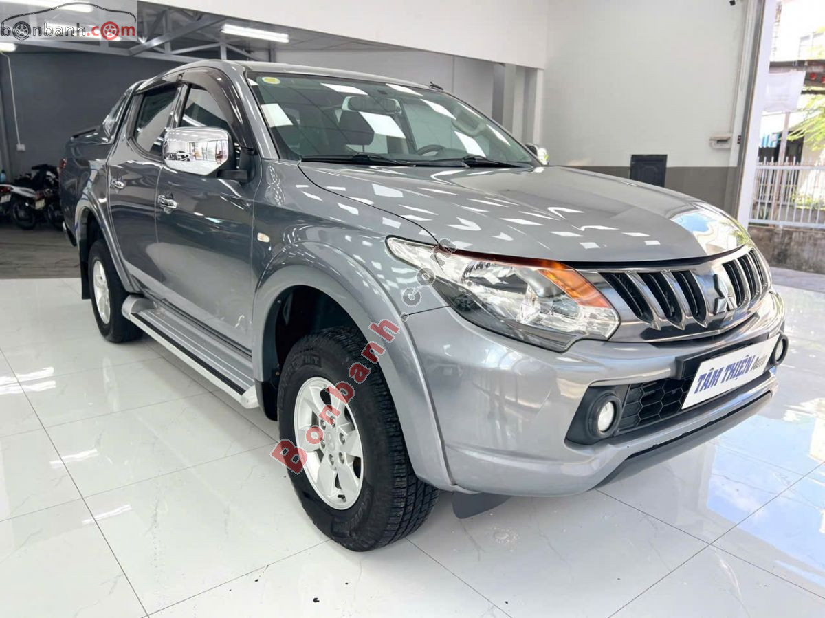 Bán ô tô Mitsubishi Triton 4x2 AT - 2018 - xe cũ
