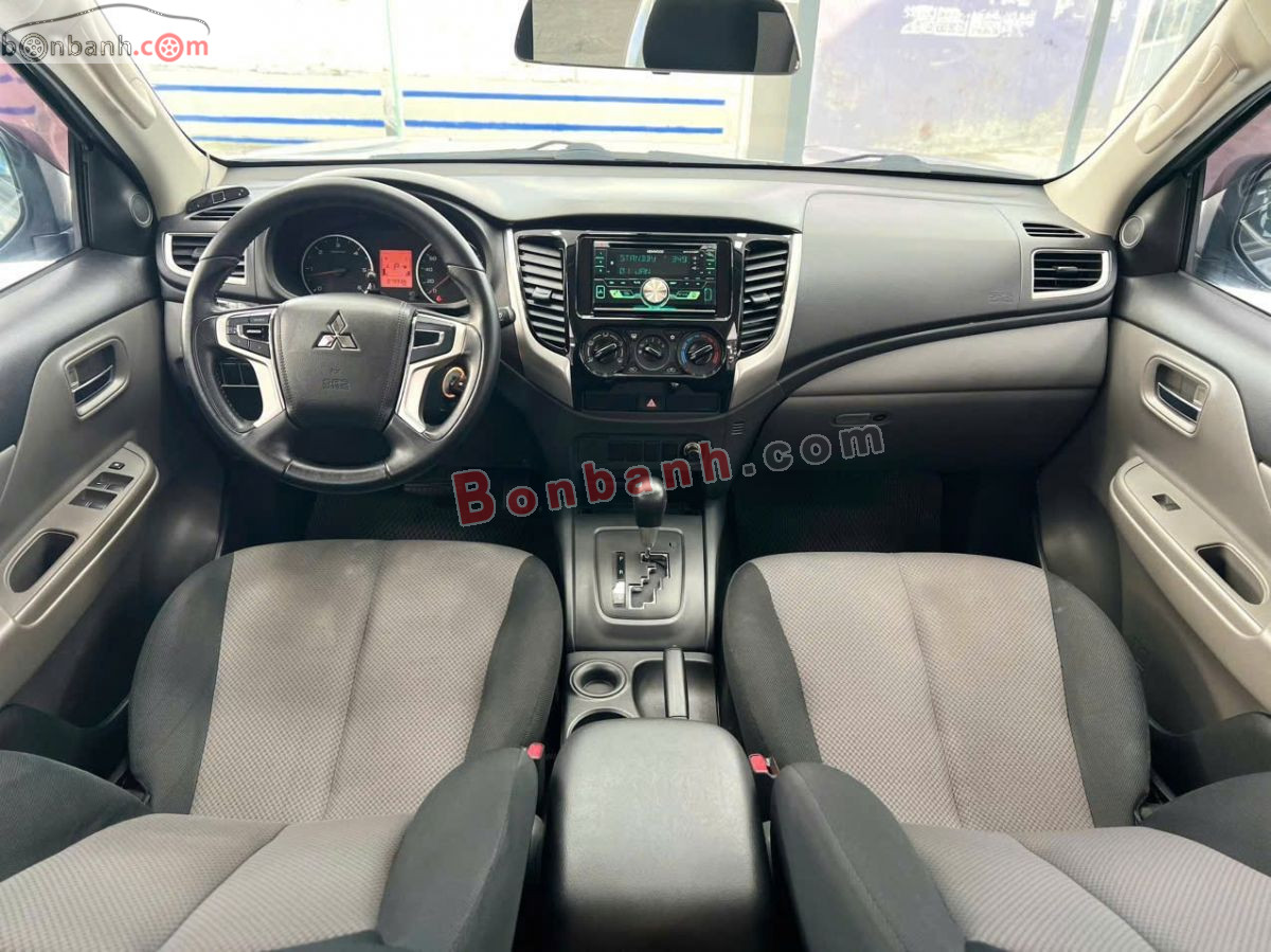 Bán ô tô Mitsubishi Triton 4x2 AT - 2018 - xe cũ