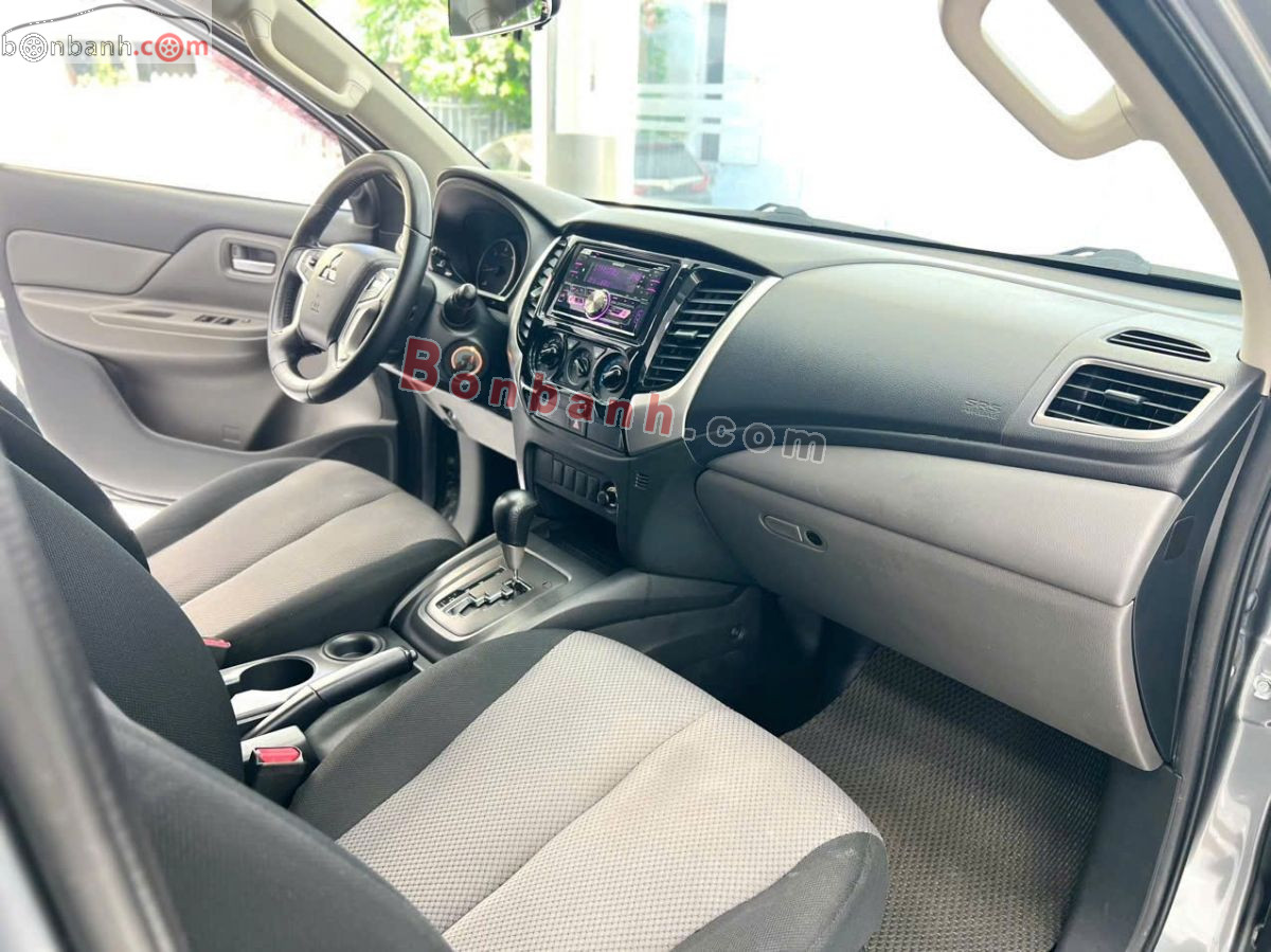 Bán ô tô Mitsubishi Triton 4x2 AT - 2018 - xe cũ