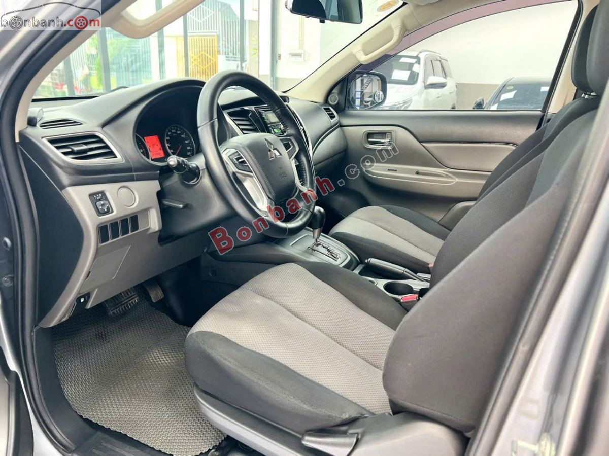 Bán ô tô Mitsubishi Triton 4x2 AT - 2018 - xe cũ