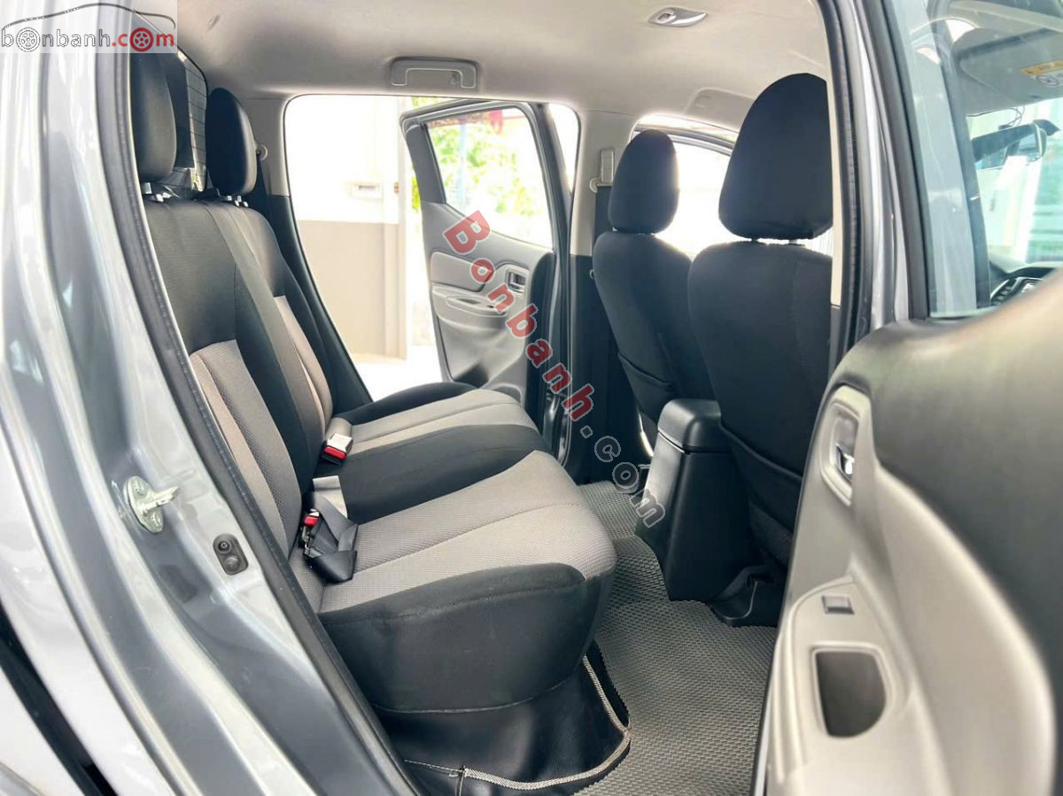 Bán ô tô Mitsubishi Triton 4x2 AT - 2018 - xe cũ