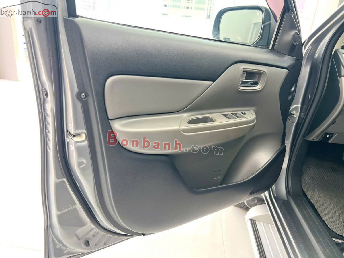 Bán ô tô Mitsubishi Triton 4x2 AT - 2018 - xe cũ