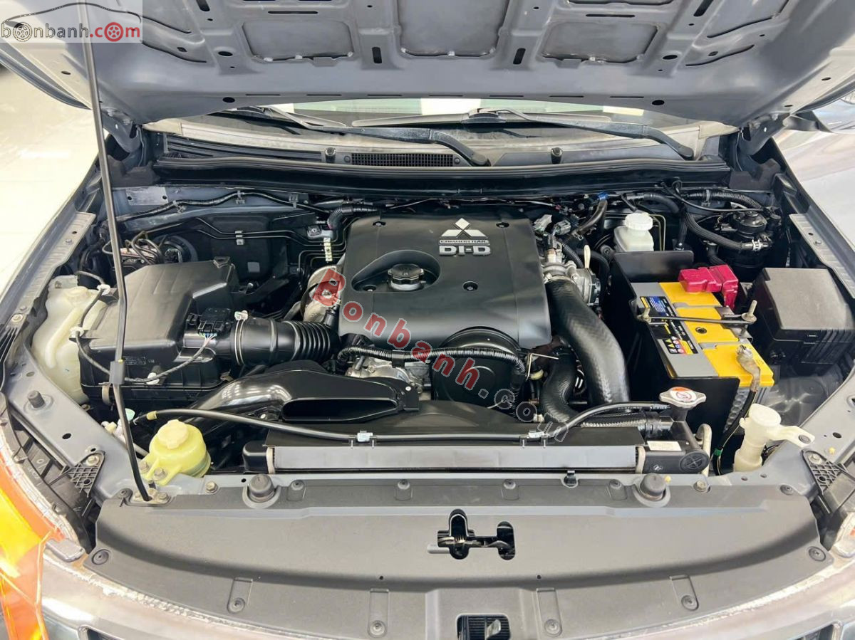 Bán ô tô Mitsubishi Triton 4x2 AT - 2018 - xe cũ