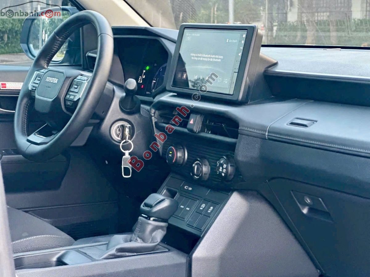 Bán ô tô Toyota Hilux Pro 2.8L 4x2 AT - 2026 - xe cũ