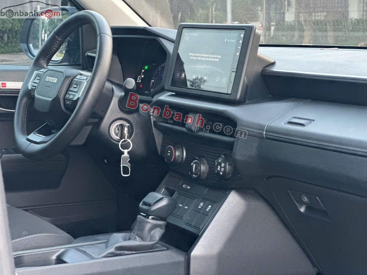 Bán ô tô Toyota Hilux Pro 2.8L 4x2 AT - 2026 - xe cũ