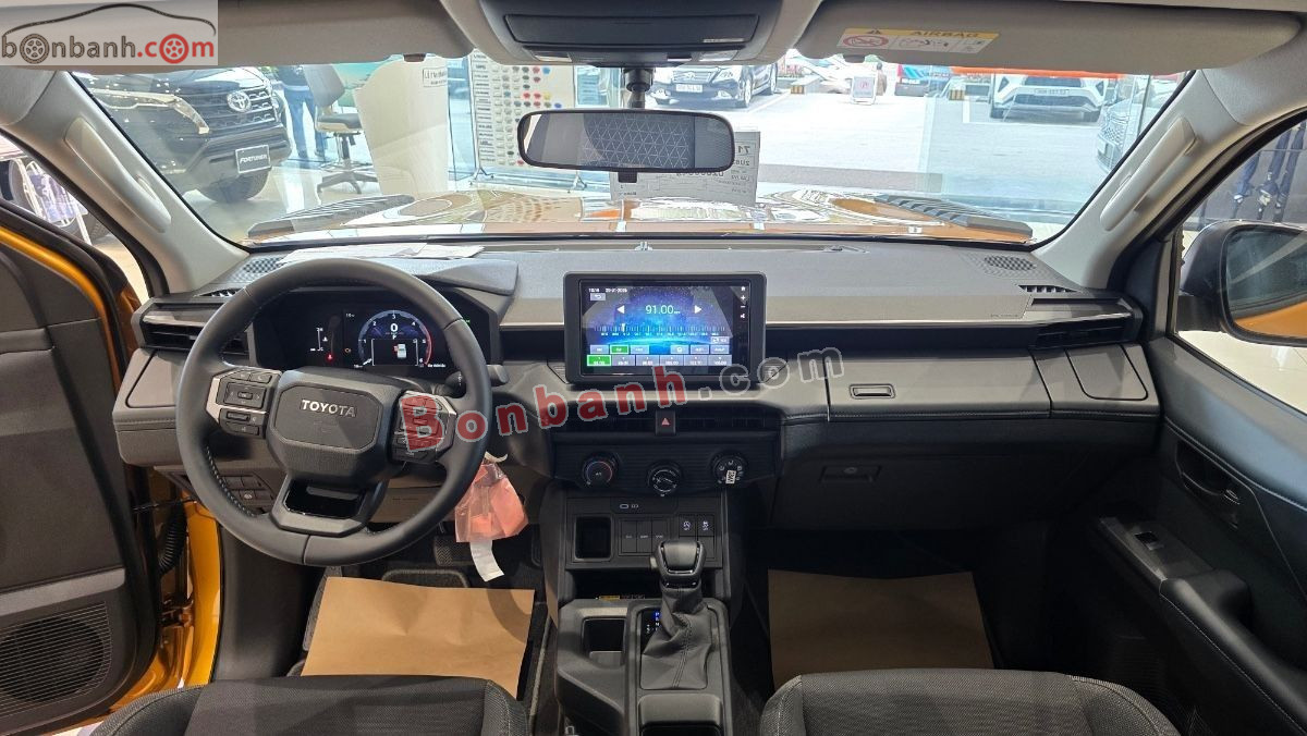 Bán ô tô Toyota Hilux Pro 2.8L 4x2 AT - 2026 - xe mới