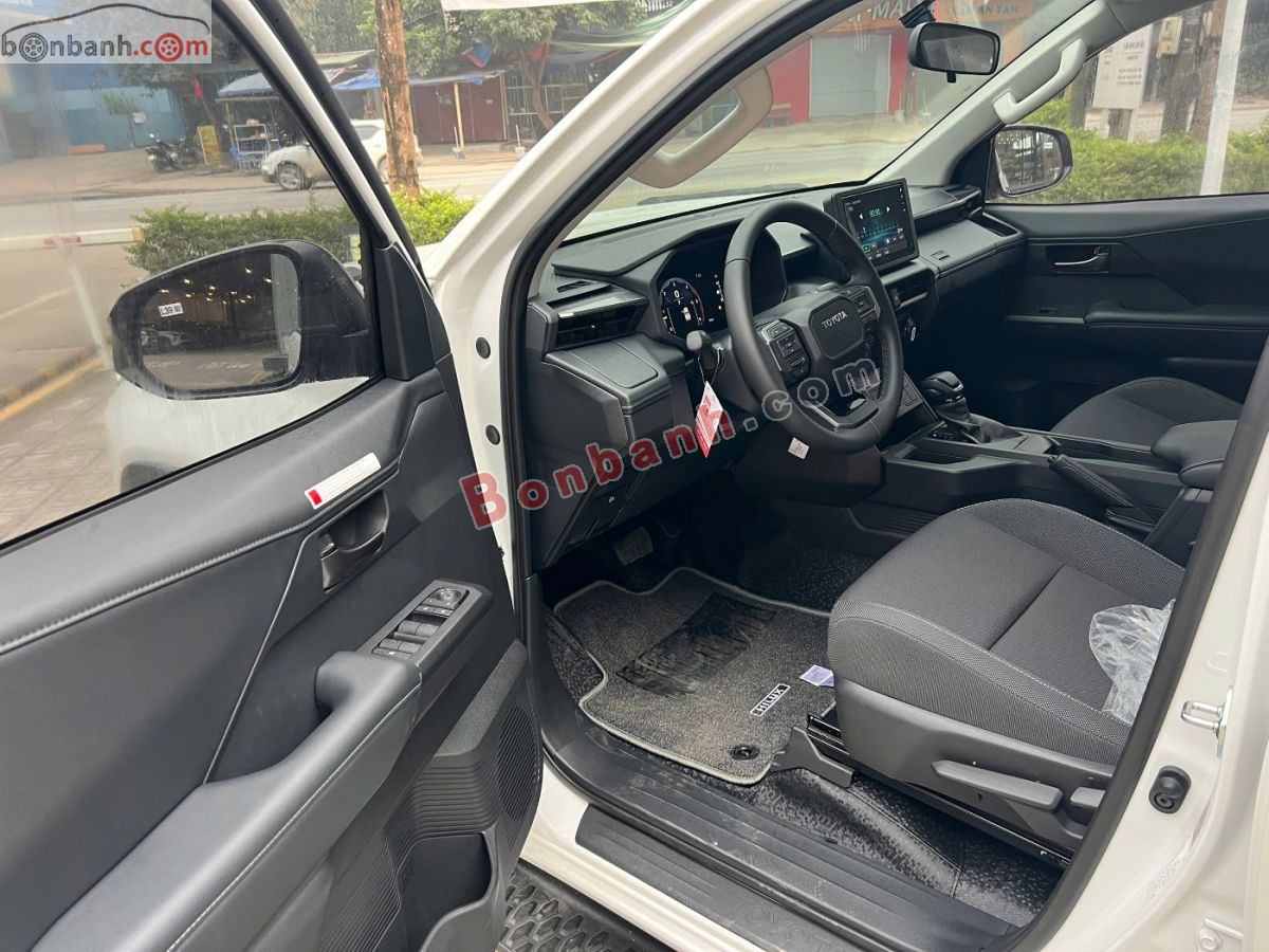 Bán ô tô Toyota Hilux Pro 2.8L 4x2 AT - 2026 - xe mới
