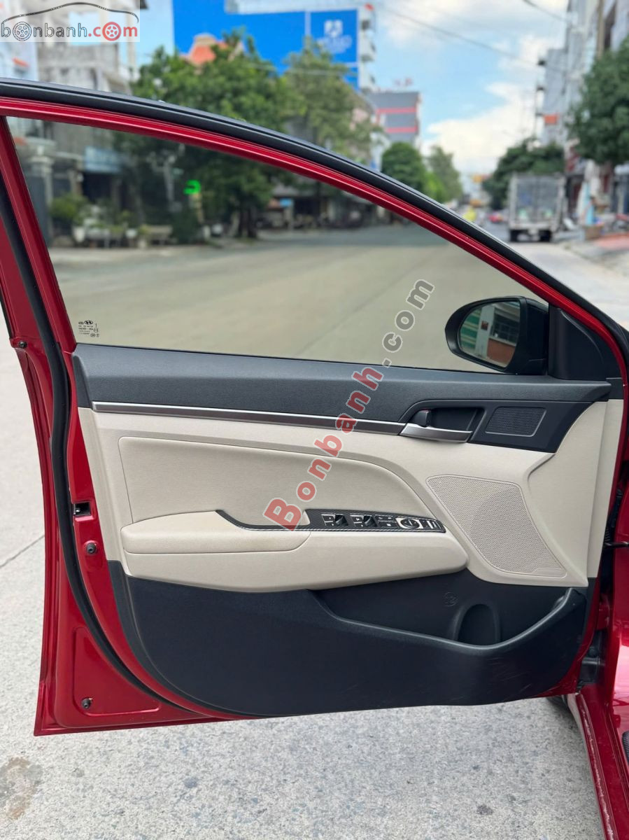 Bán ô tô Hyundai Elantra 2.0 AT - 2020 - xe cũ