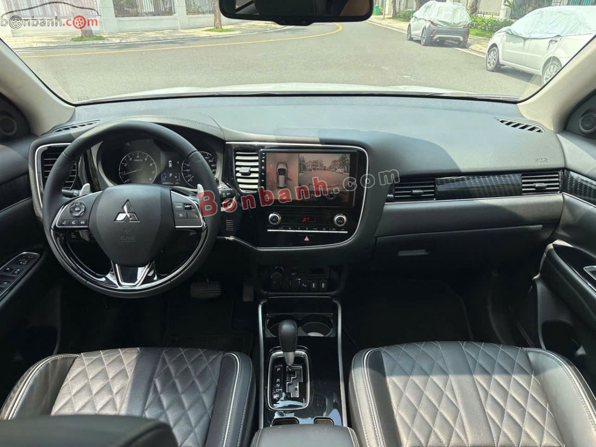 Bán ô tô Mitsubishi Outlander Premium 2.0 CVT - 2022 - xe cũ