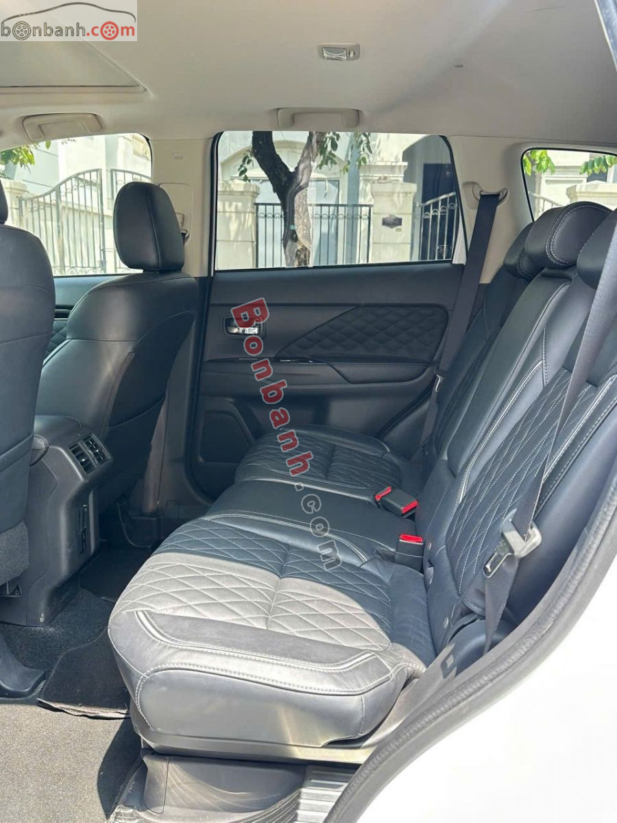 Bán ô tô Mitsubishi Outlander Premium 2.0 CVT - 2022 - xe cũ