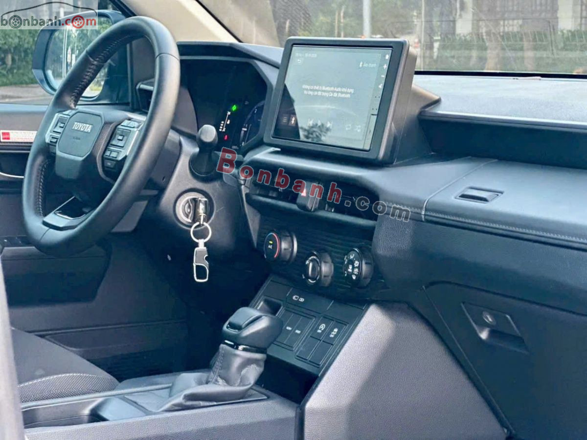 Bán ô tô Toyota Hilux Pro 2.8L 4x2 AT - 2026 - xe cũ