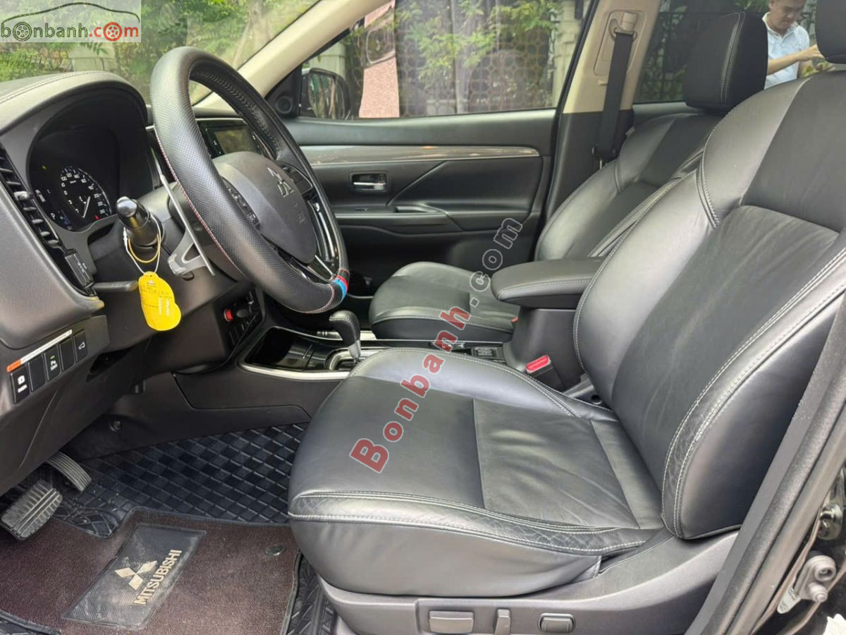 Bán ô tô Mitsubishi Outlander Premium 2.0 CVT - 2021 - xe cũ