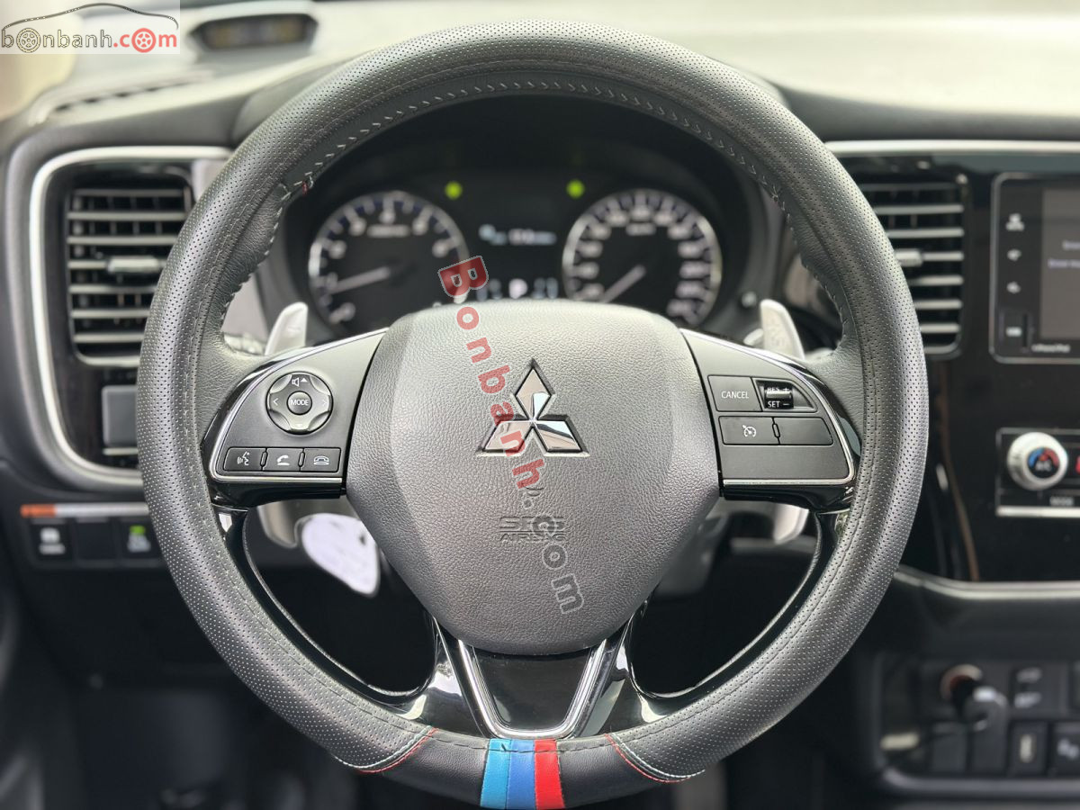 Bán ô tô Mitsubishi Outlander Premium 2.0 CVT - 2021 - xe cũ
