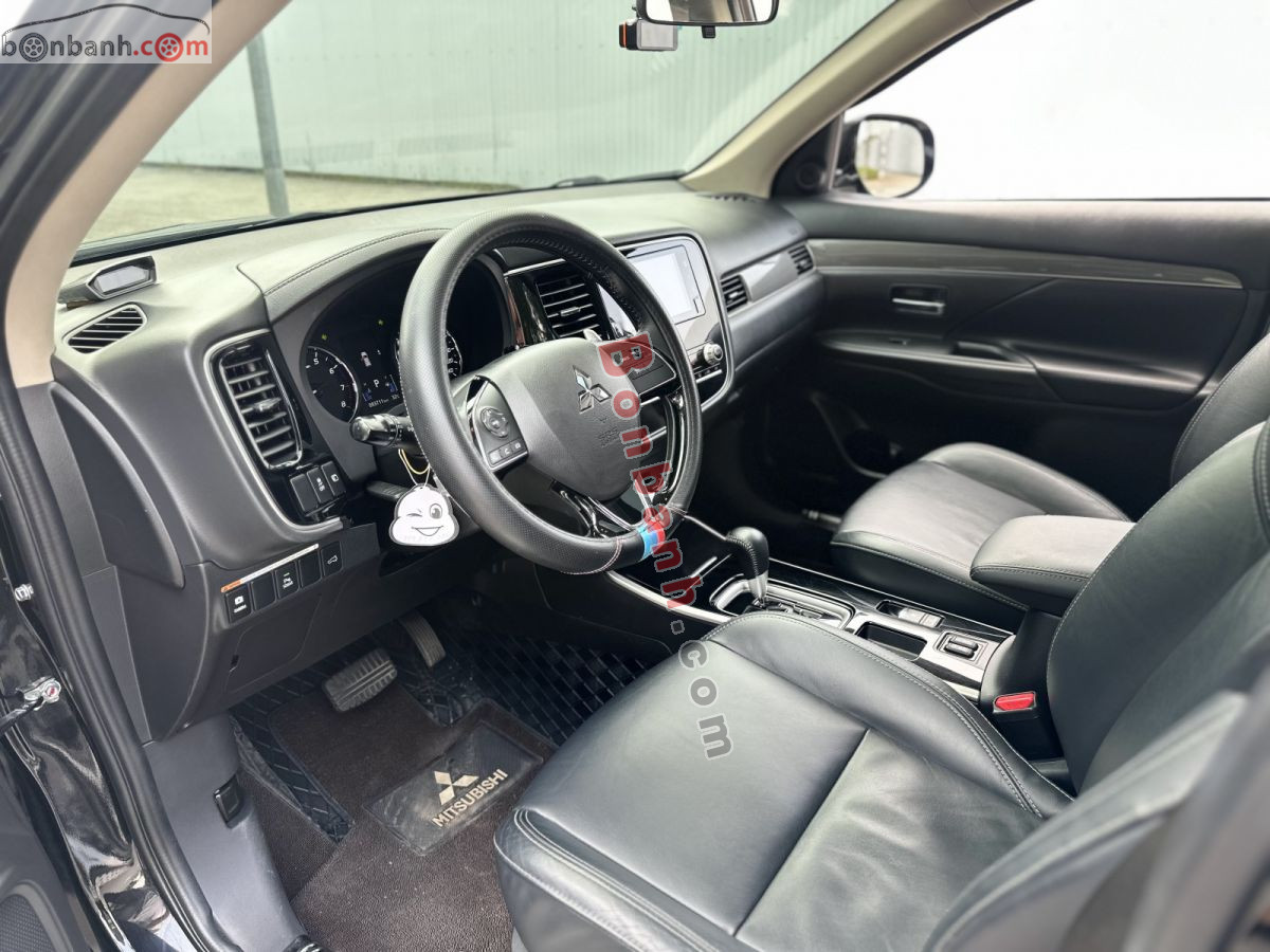 Bán ô tô Mitsubishi Outlander Premium 2.0 CVT - 2021 - xe cũ