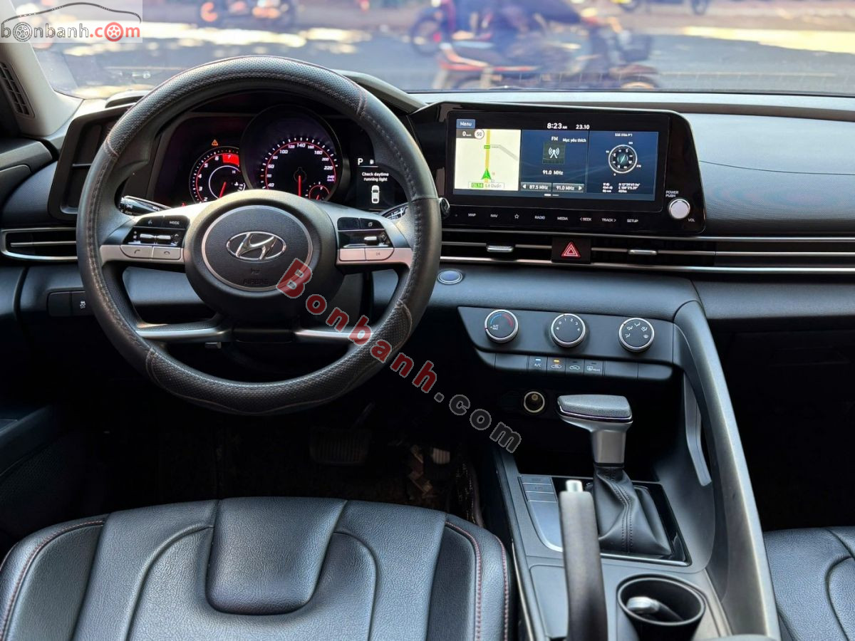 Bán ô tô Hyundai Elantra 1.6 AT Tiêu chuẩn - 2022 - xe cũ