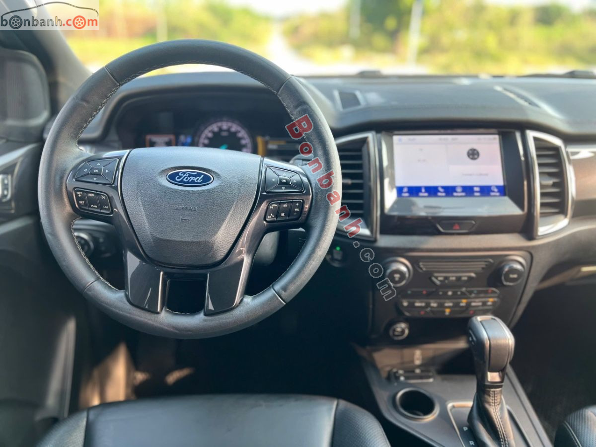 Bán ô tô Ford Everest Titanium 2.0L 4x2 AT - 2022 - xe cũ