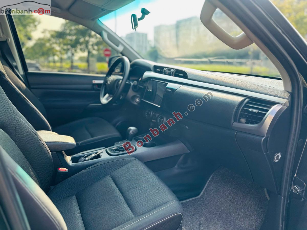 Bán ô tô Toyota Hilux 2.4L 4x2 AT - 2025 - xe cũ