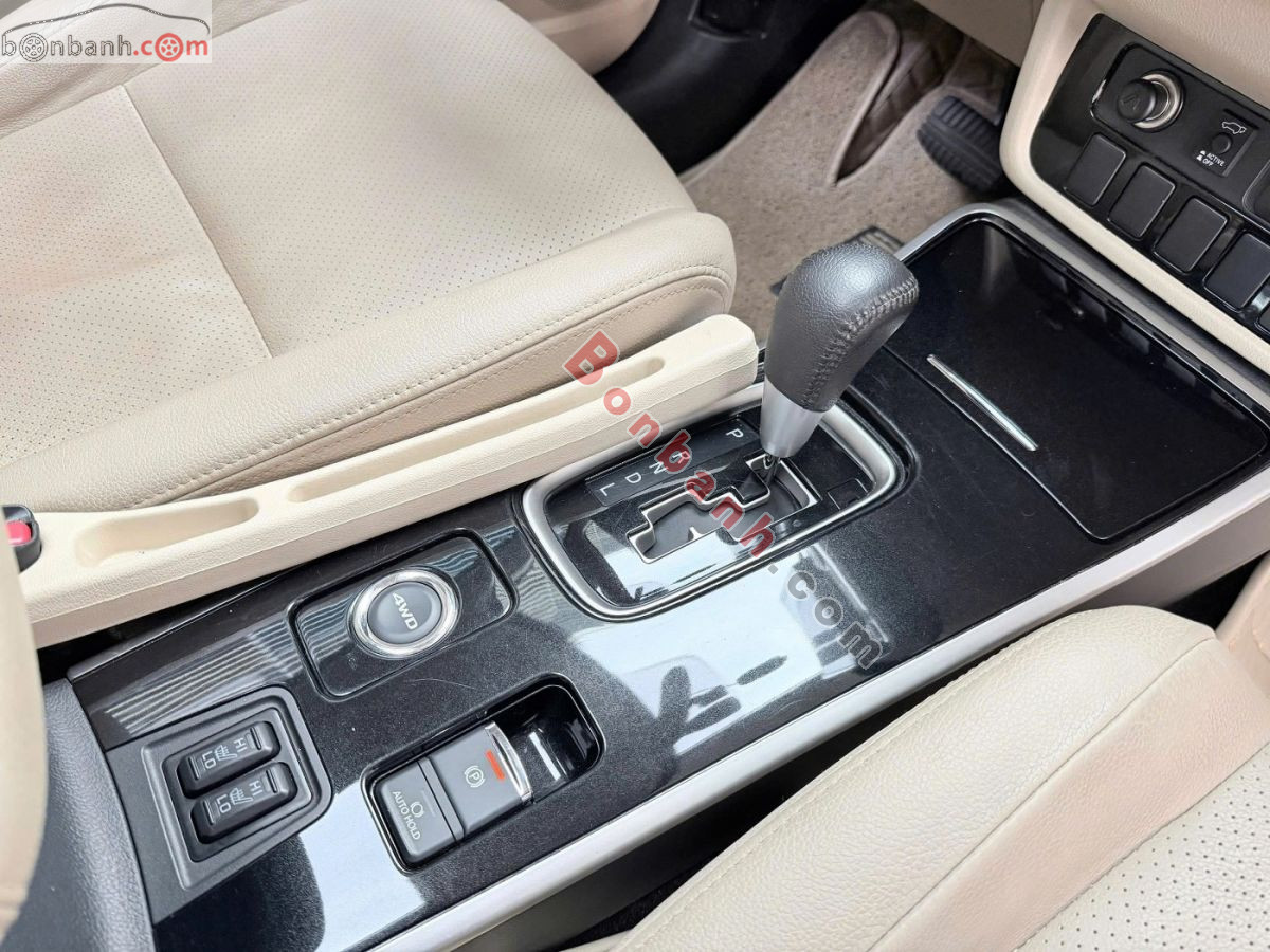 Bán ô tô Mitsubishi Outlander 2.4 CVT Premium - 2018 - xe cũ